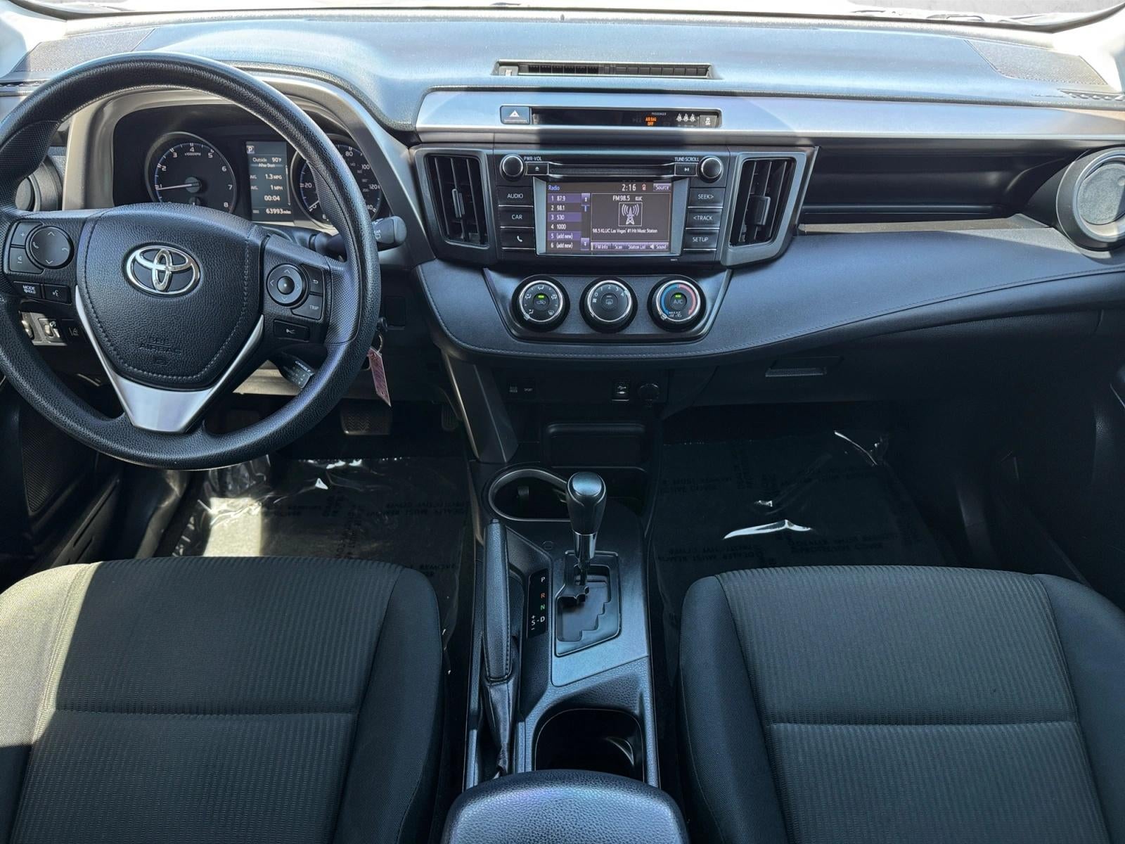 2017 Toyota RAV4 LE FWD (GS)