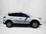 2017 Toyota RAV4 LE FWD (GS)