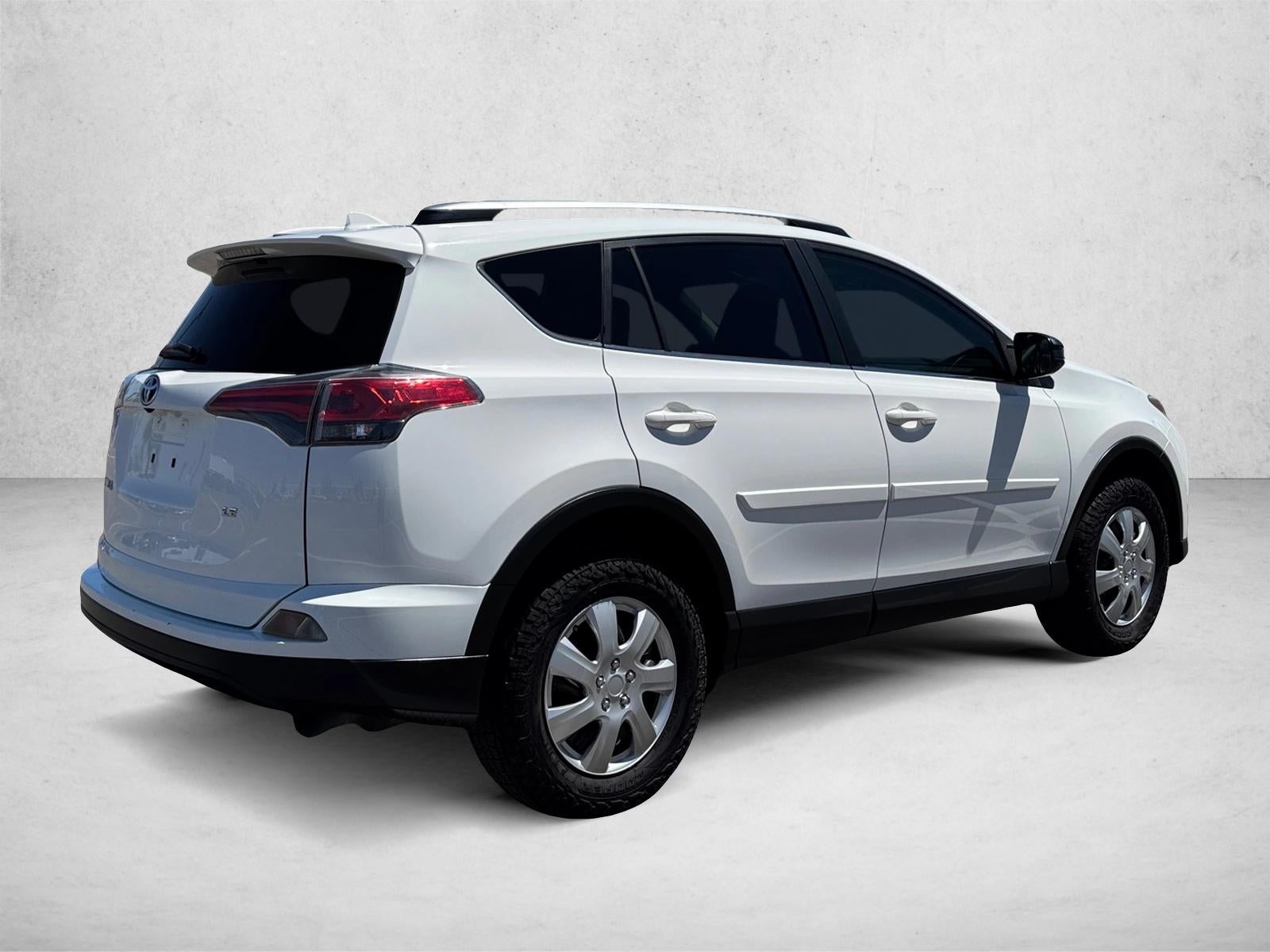 2017 Toyota RAV4 LE FWD (GS)