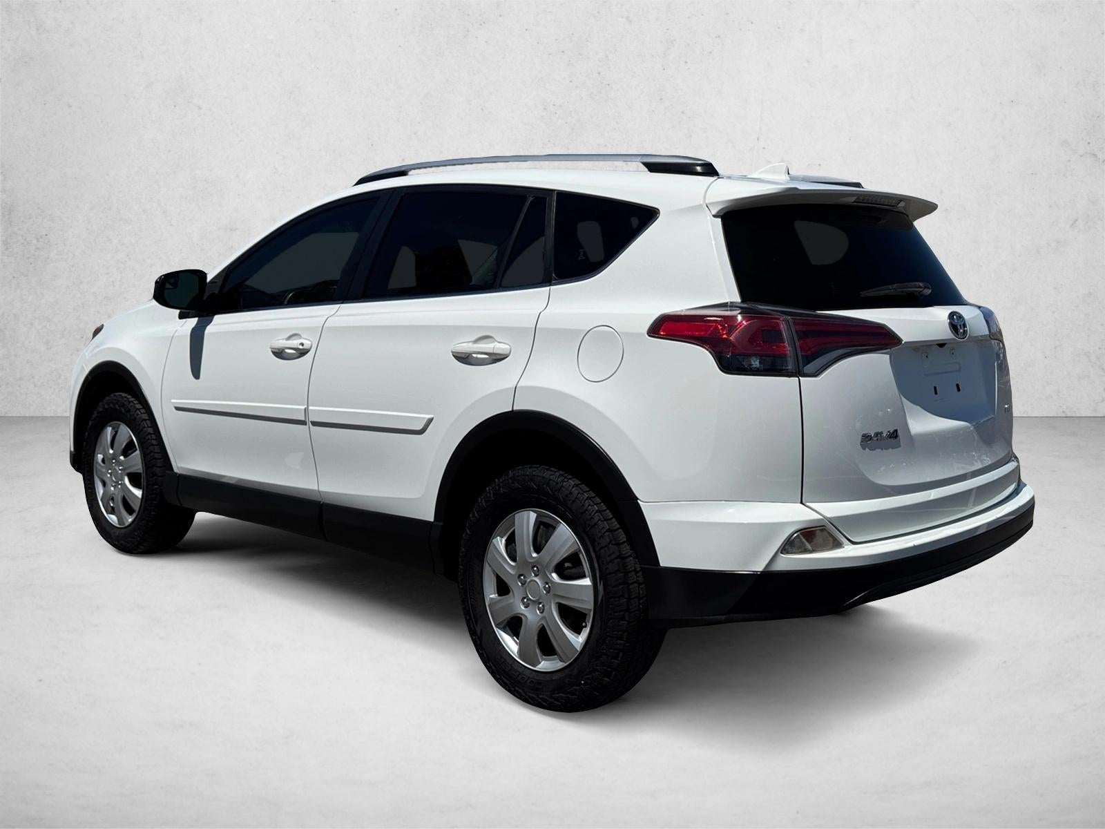 2017 Toyota RAV4 LE FWD (GS)