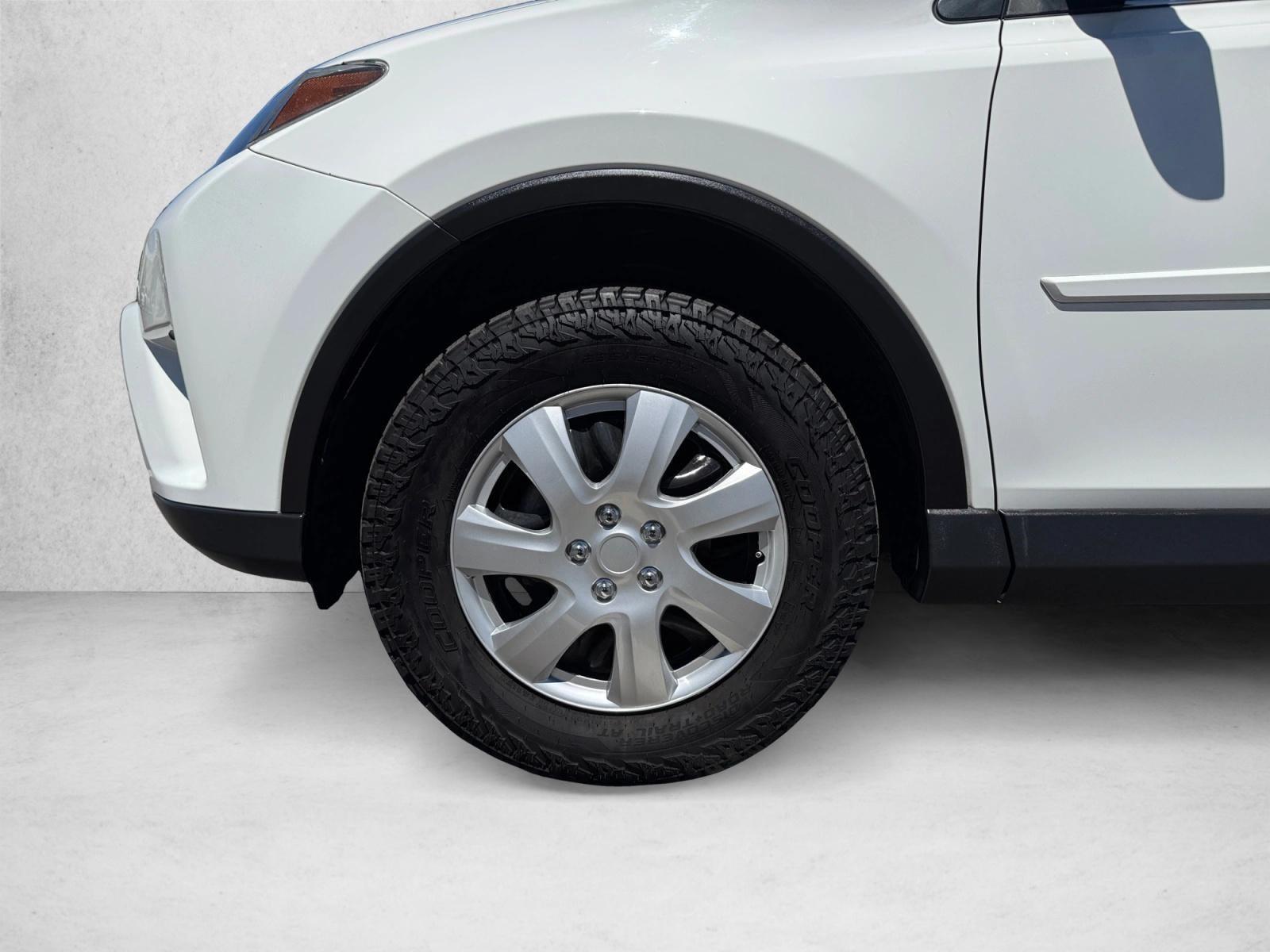 2017 Toyota RAV4 LE FWD (GS)