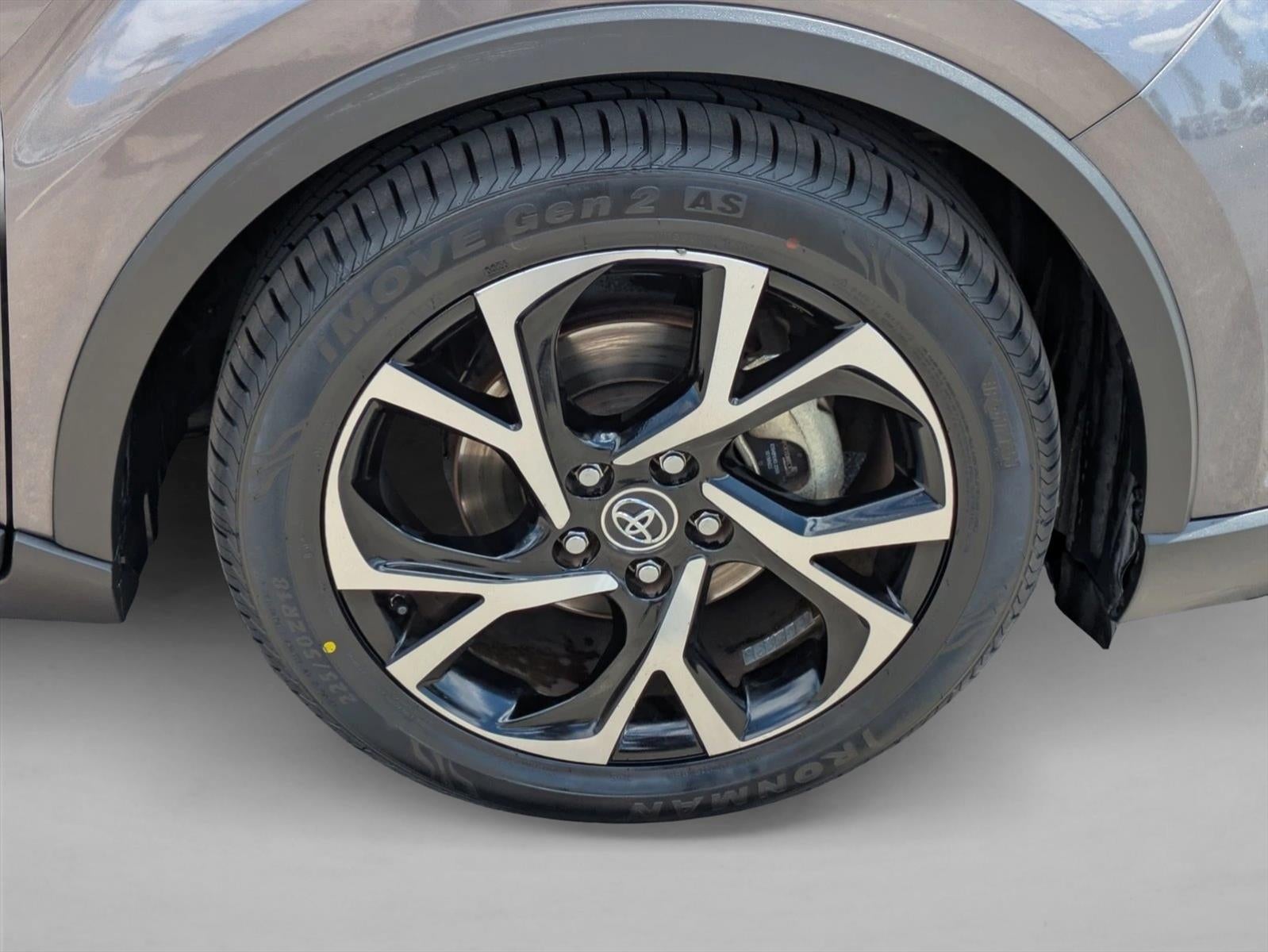 2019 Toyota C-HR XLE FWD (Natl)