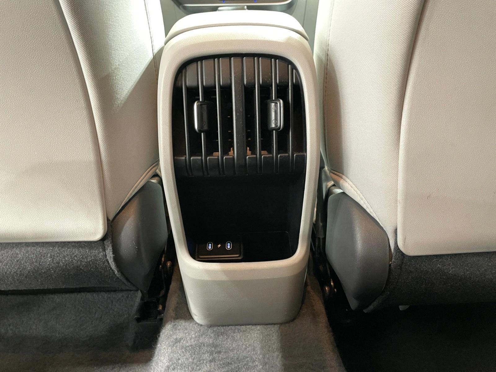 2025 Hyundai KONA SEL FWD
