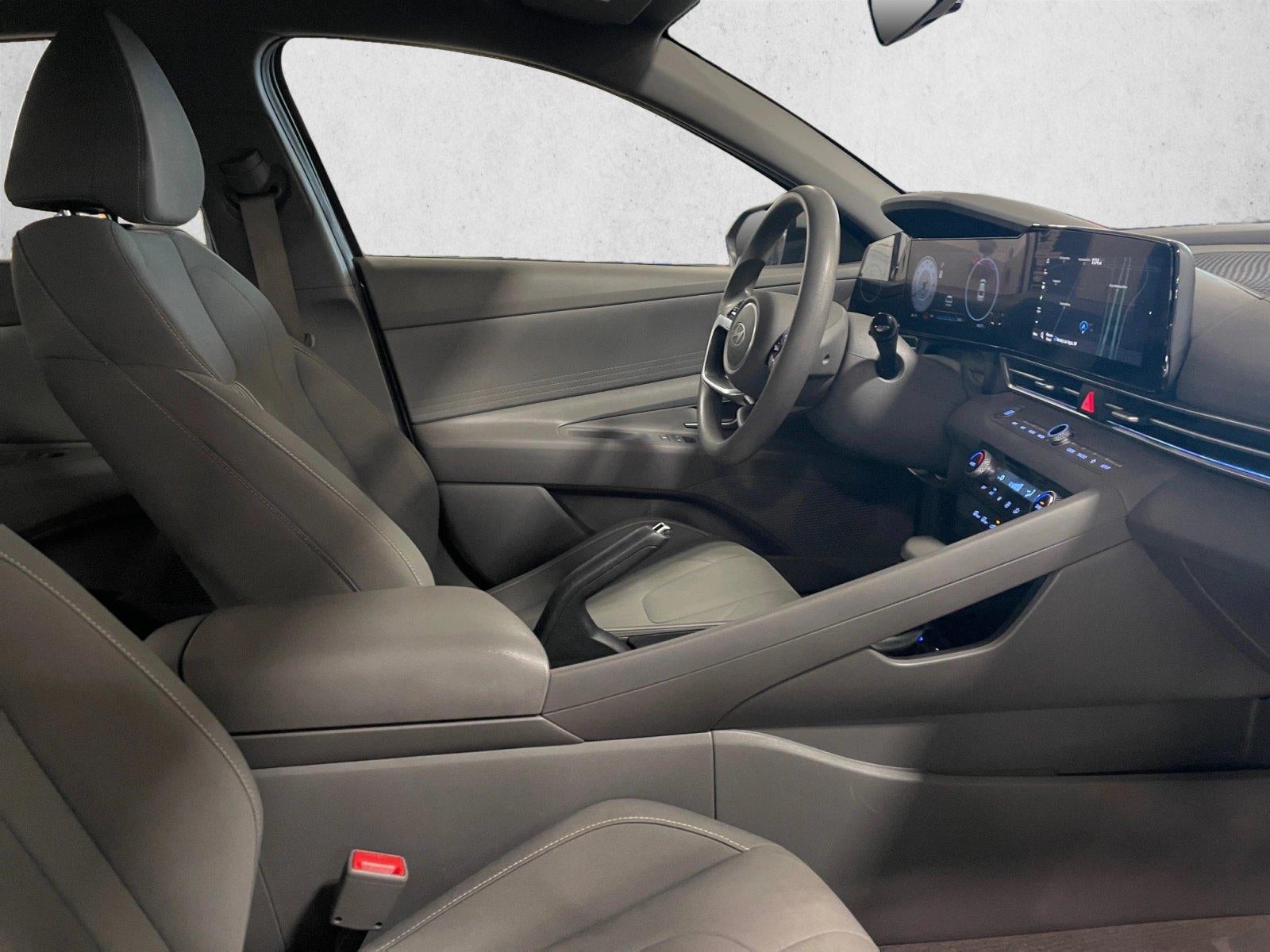 2024 Hyundai ELANTRA SEL IVT