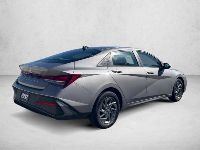 2024 Hyundai ELANTRA SEL IVT