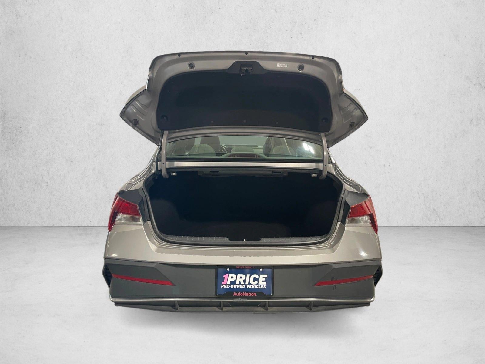 2024 Hyundai ELANTRA SEL IVT