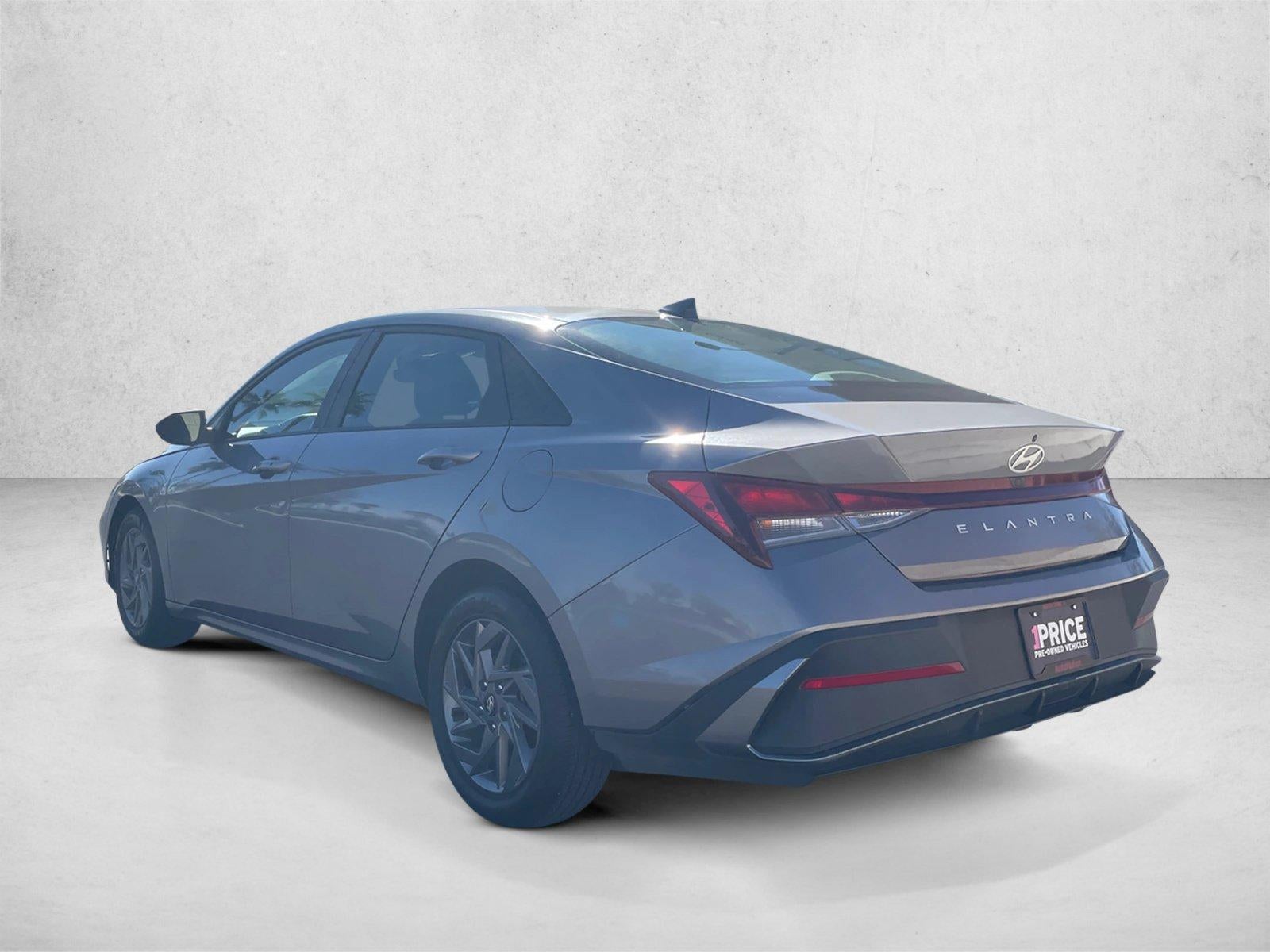 2024 Hyundai ELANTRA SEL IVT