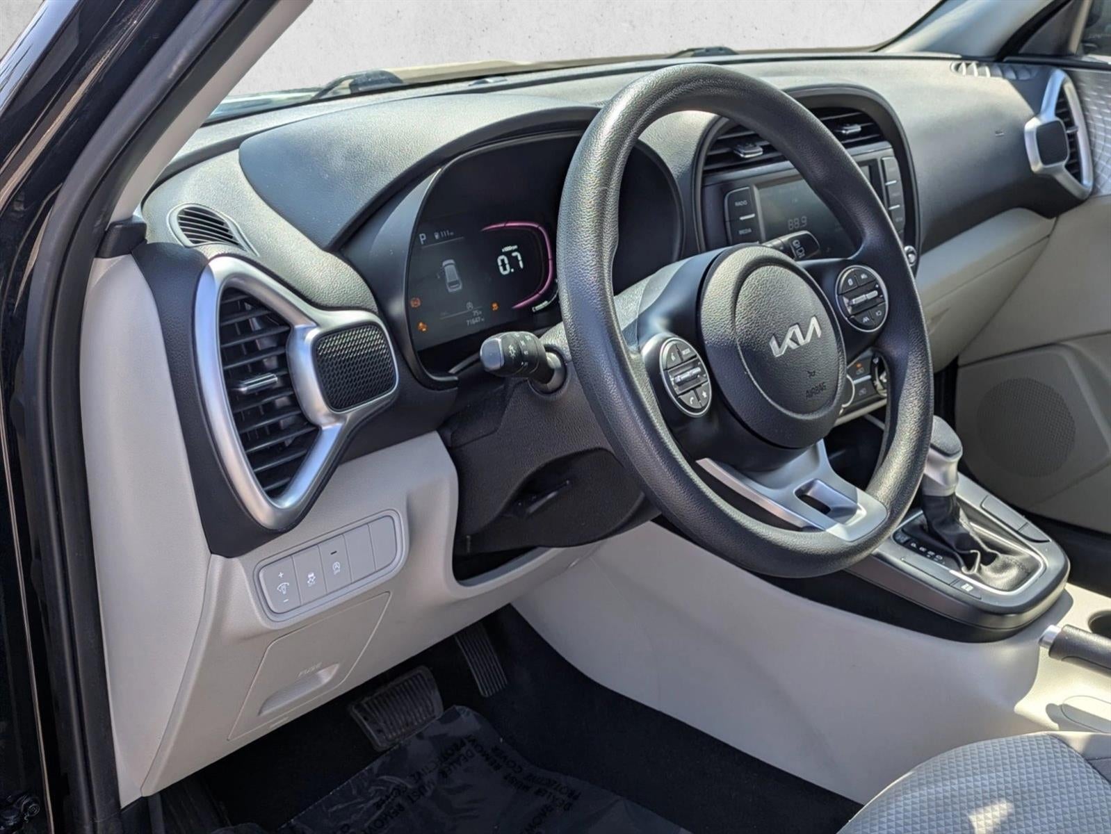 2023 Kia Soul LX IVT