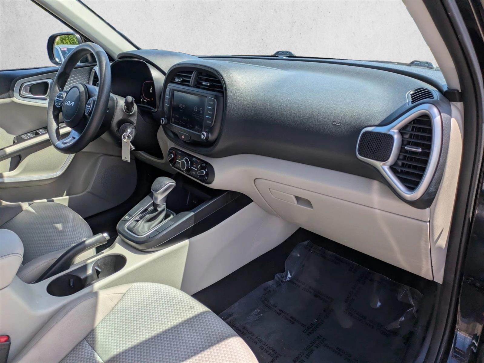2023 Kia Soul LX IVT