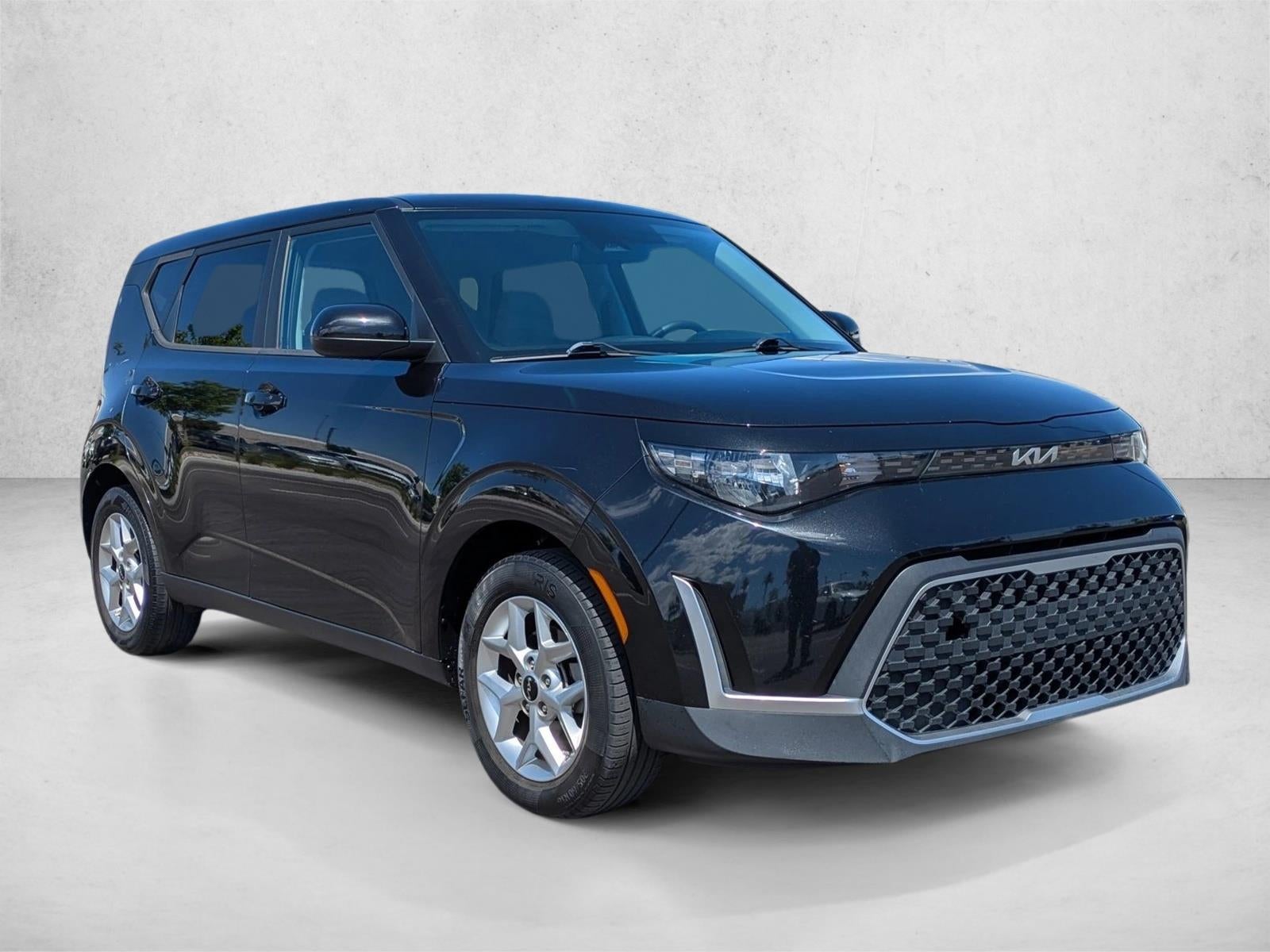 2023 Kia Soul LX IVT