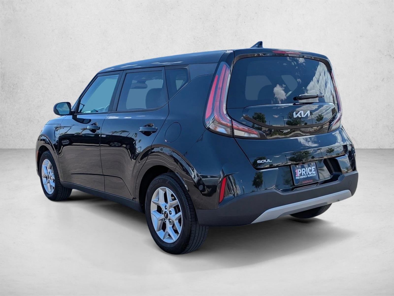 2023 Kia Soul LX IVT
