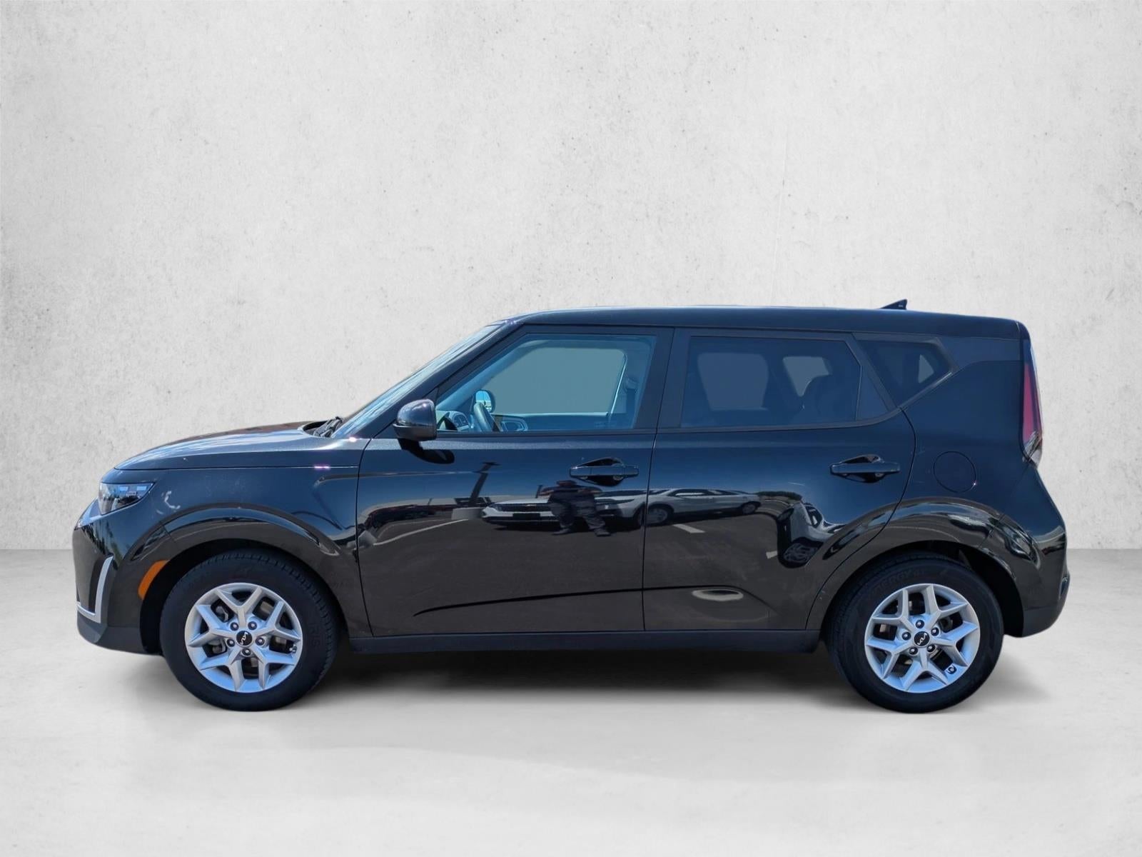2023 Kia Soul LX IVT