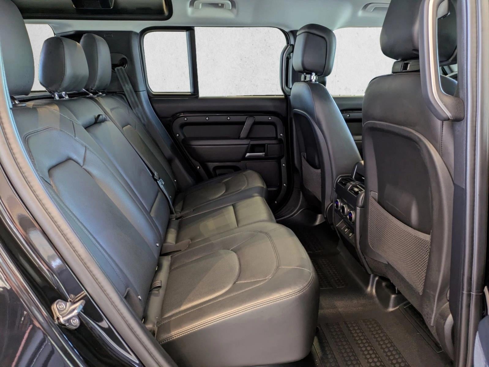 2025 Land Rover Defender 110 P300 S