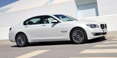 2013 BMW 750i Sedan