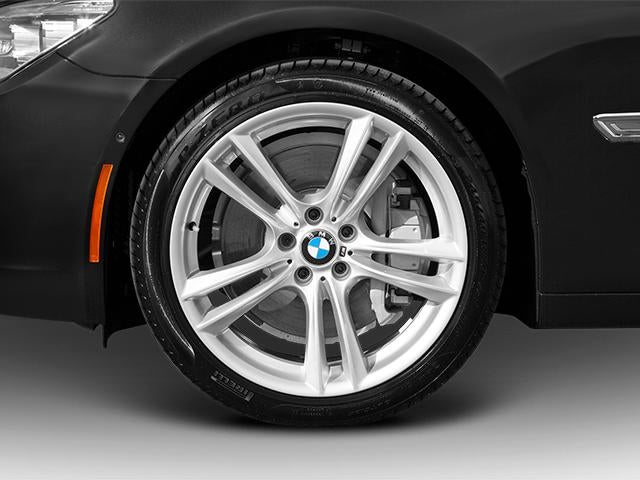 2013 BMW 750i Sedan