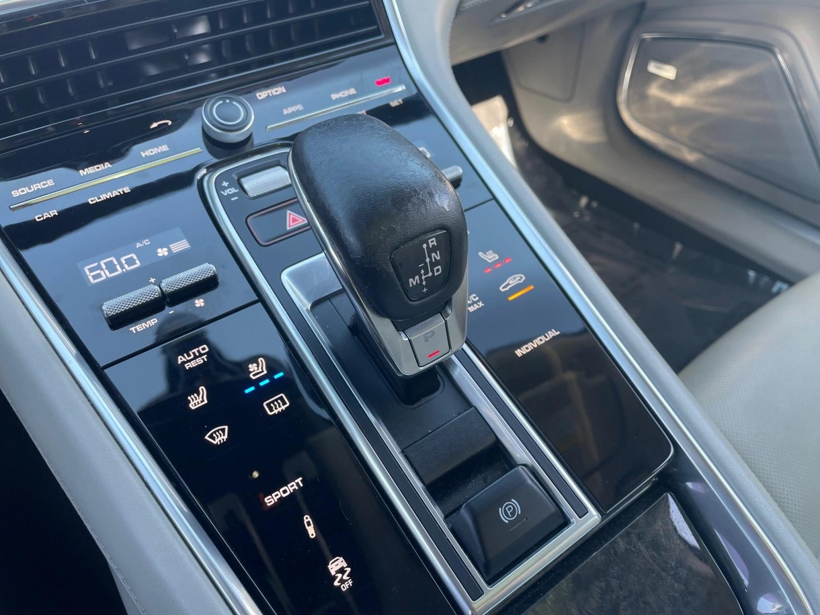 2018 Porsche Panamera 4 Executive AWD