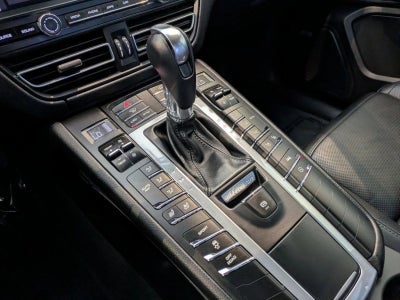 2021 Porsche Macan AWD