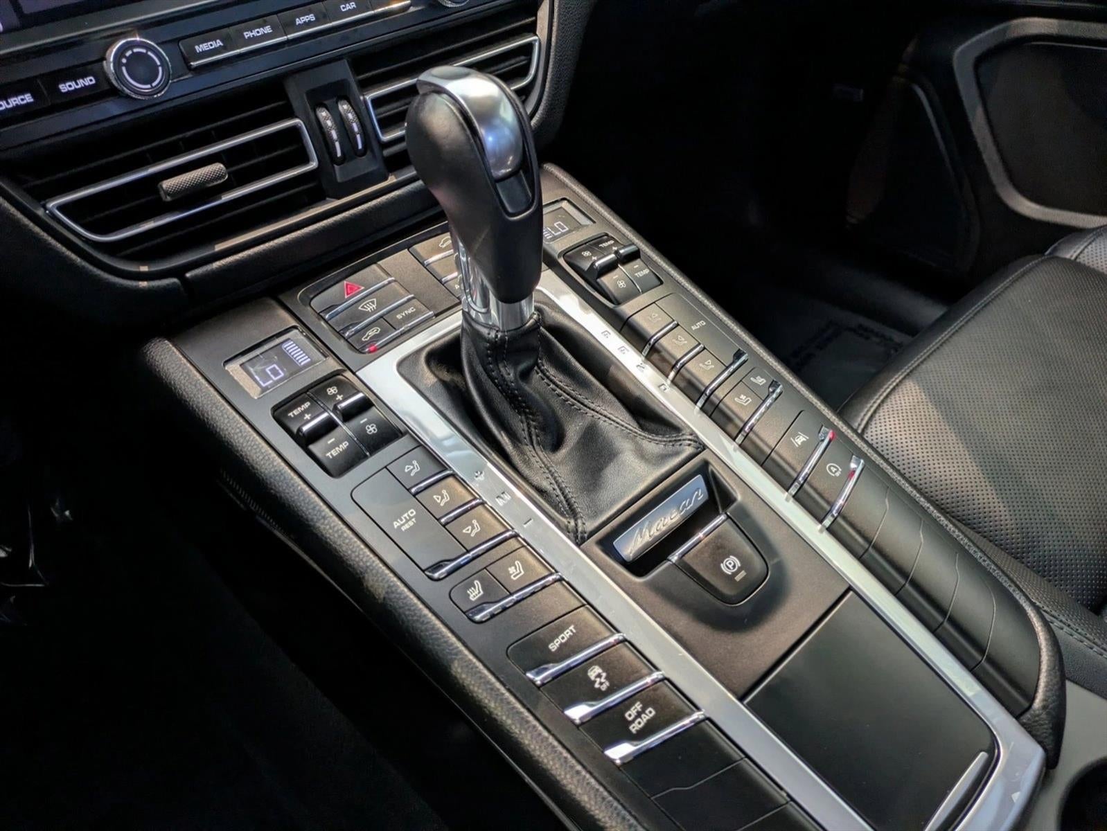2021 Porsche Macan AWD