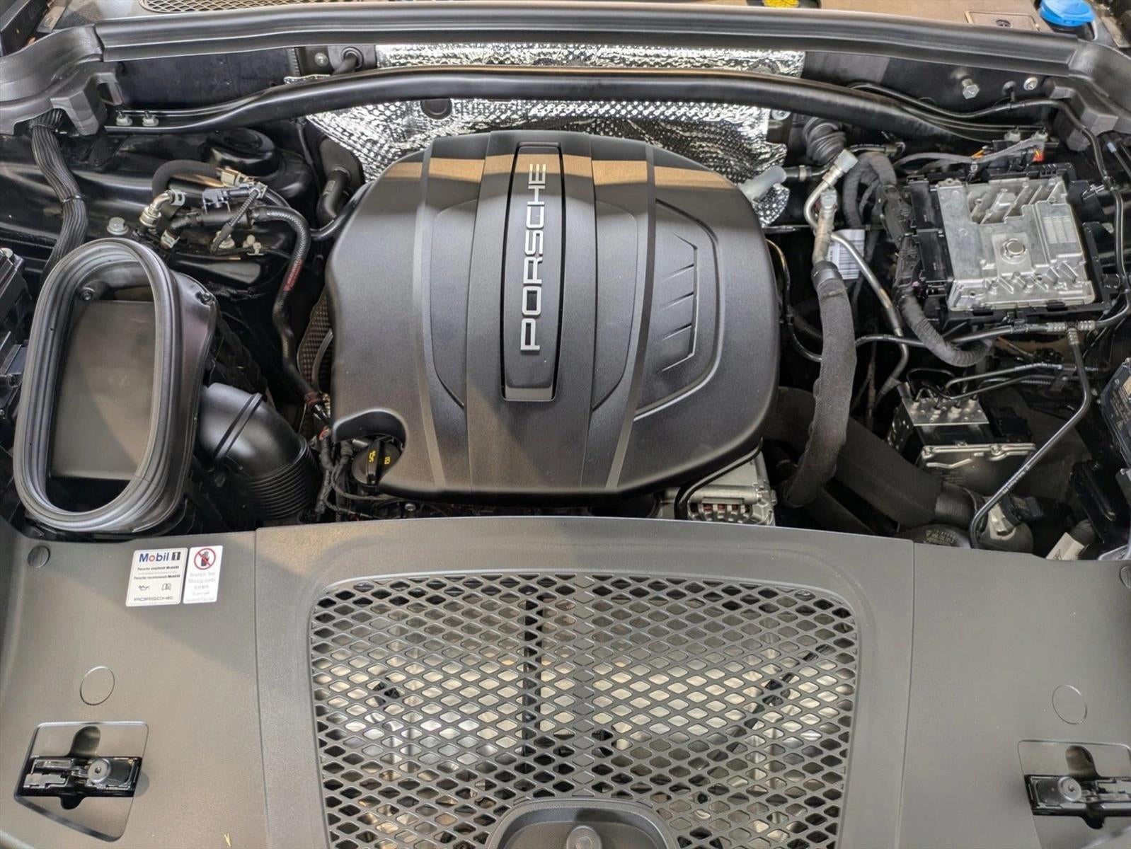 2020 Porsche Macan AWD