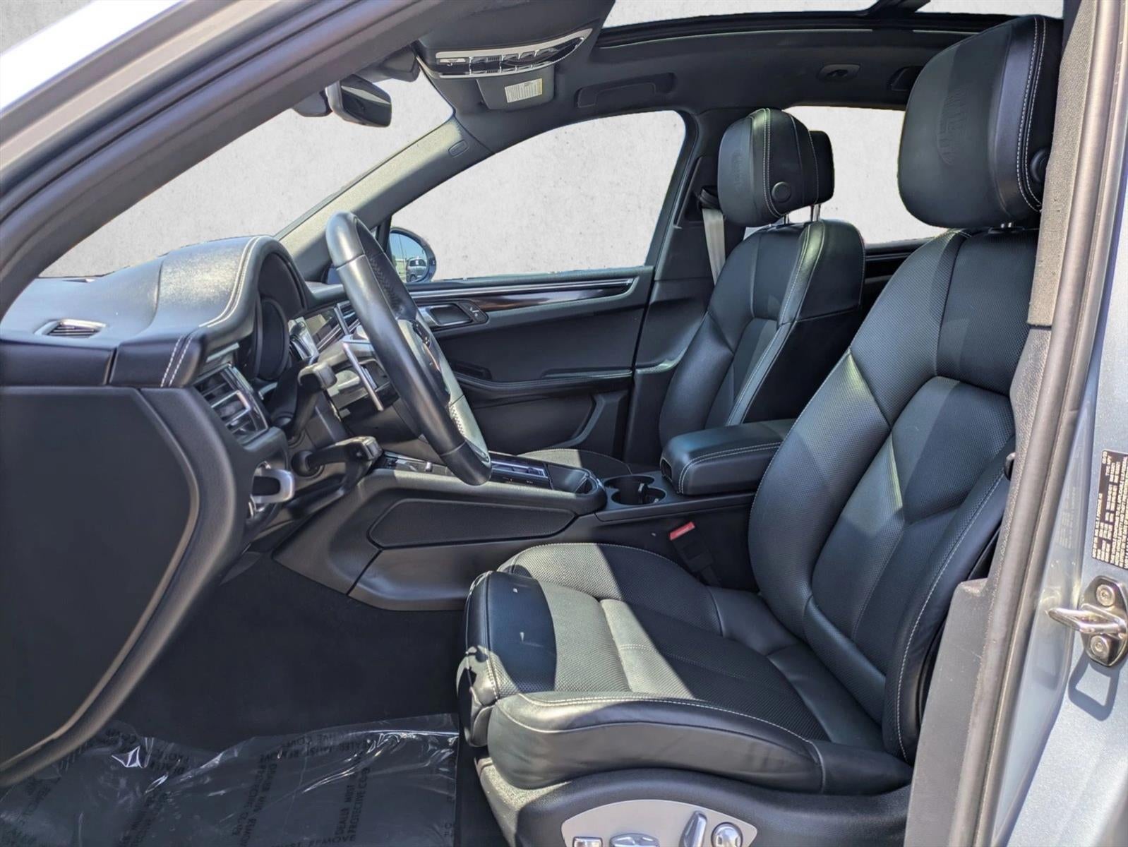 2023 Porsche Macan T AWD