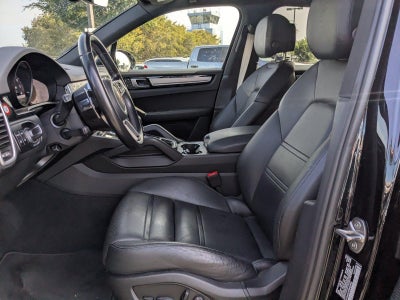 2023 Porsche Cayenne Platinum Edition AWD
