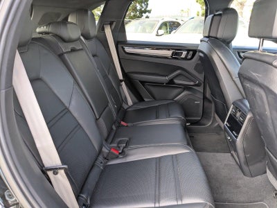 2023 Porsche Cayenne Platinum Edition AWD