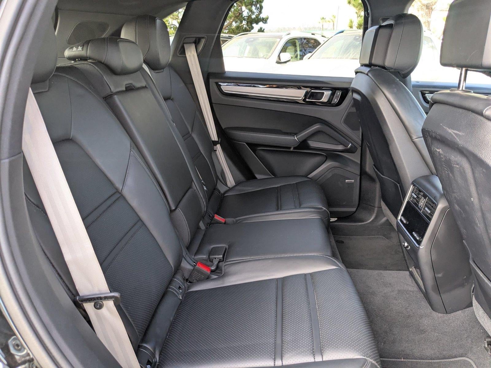 2023 Porsche Cayenne Platinum Edition AWD
