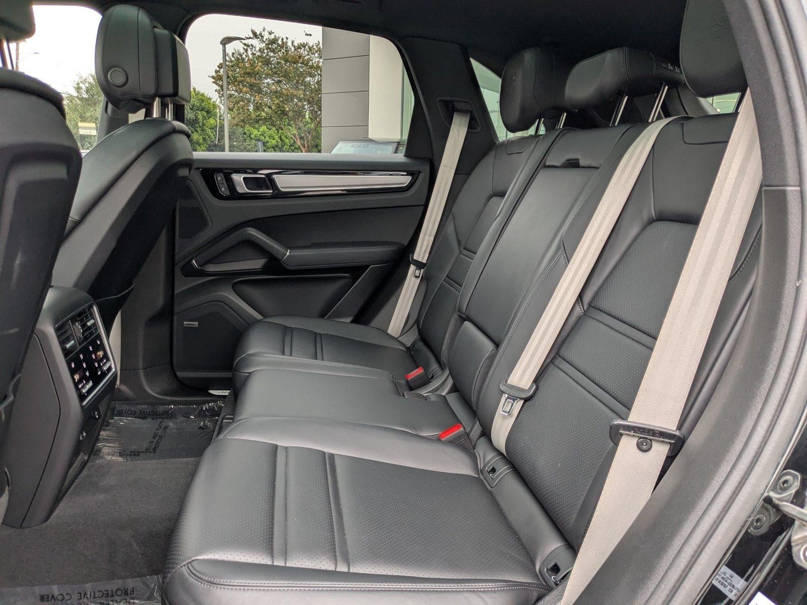 2023 Porsche Cayenne Platinum Edition AWD