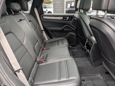 2023 Porsche Cayenne Platinum Edition AWD