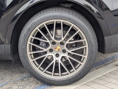 2023 Porsche Cayenne Platinum Edition AWD