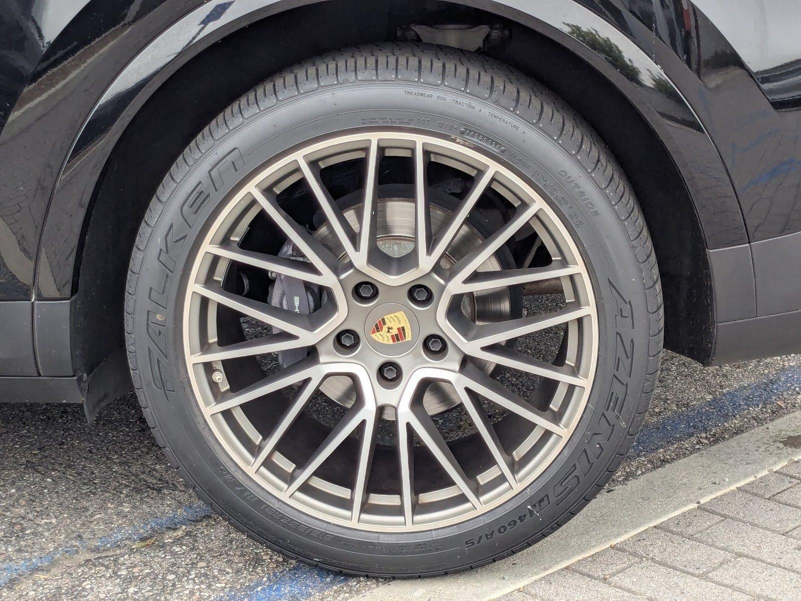 2023 Porsche Cayenne Platinum Edition AWD