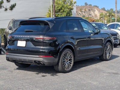 2023 Porsche Cayenne Platinum Edition AWD