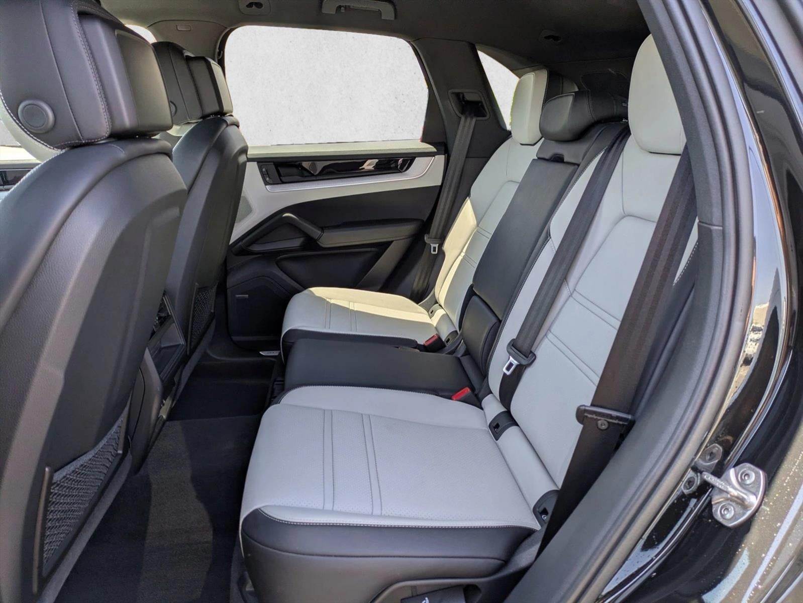 2024 Porsche Cayenne AWD