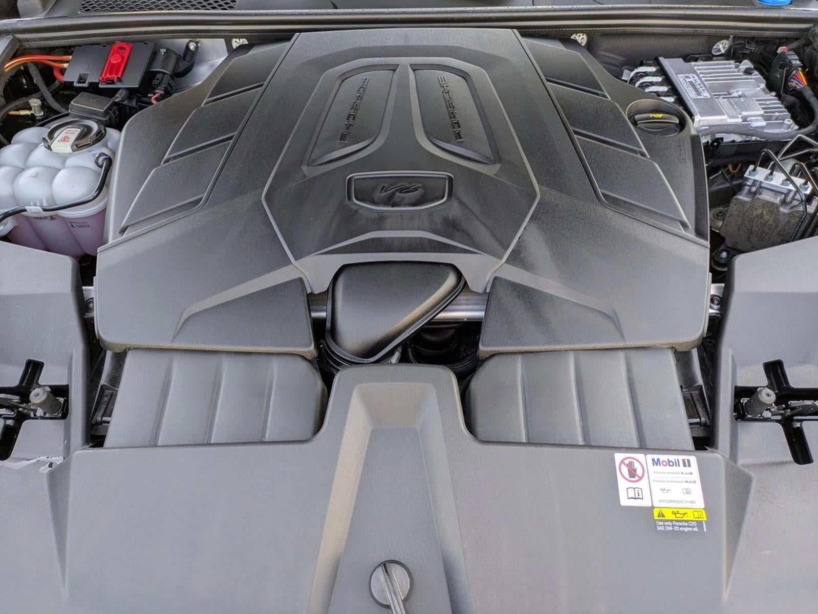 2024 Porsche Cayenne AWD