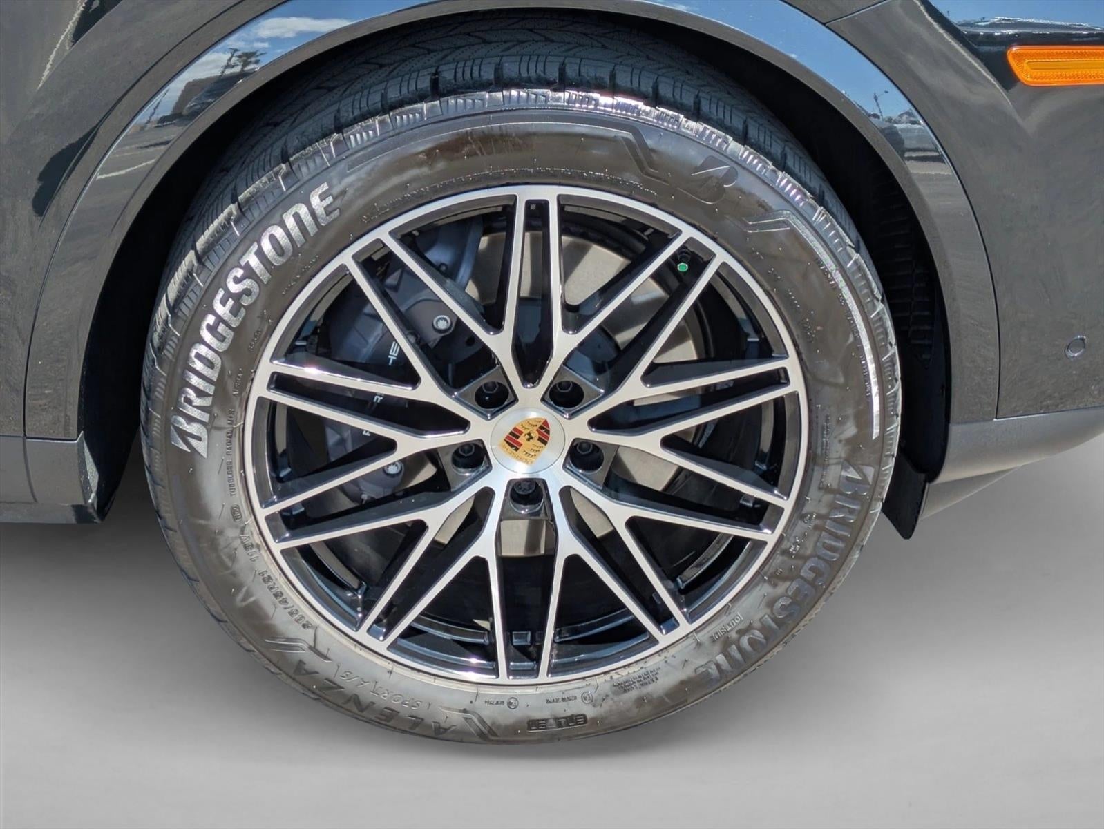 2024 Porsche Cayenne AWD
